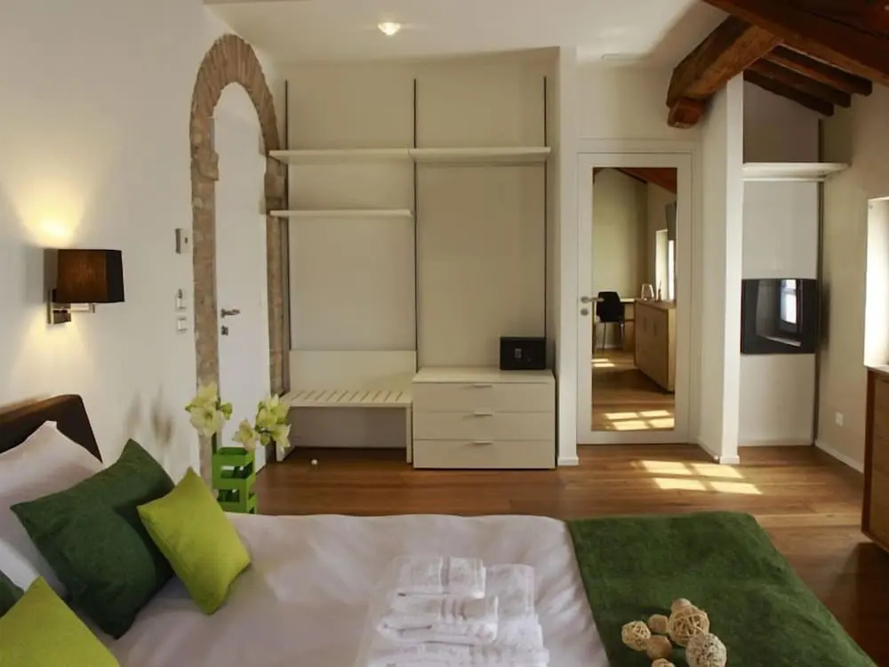 Standard Triple room with garden view