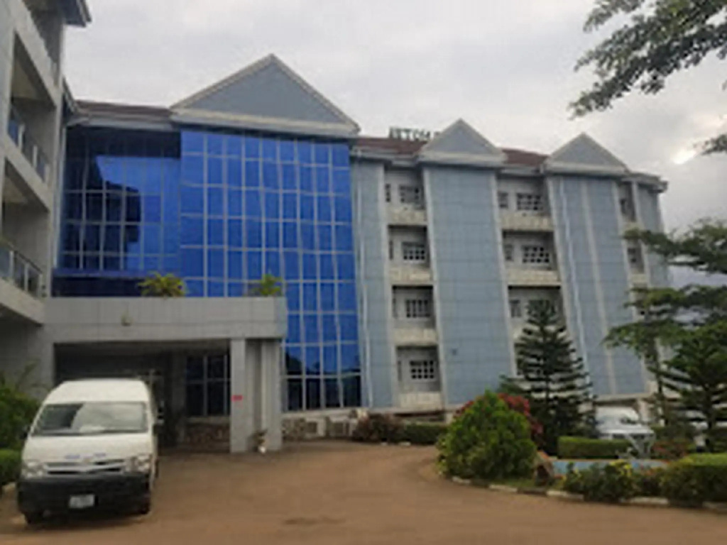 Ozom Hotel