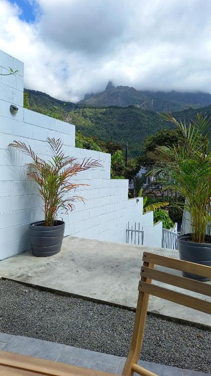 Отель Appartement au cœur du village d'HellBourg в Hell-Bourg
