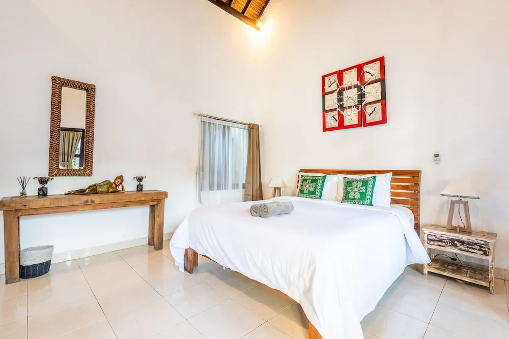4 Bedrooms Villa