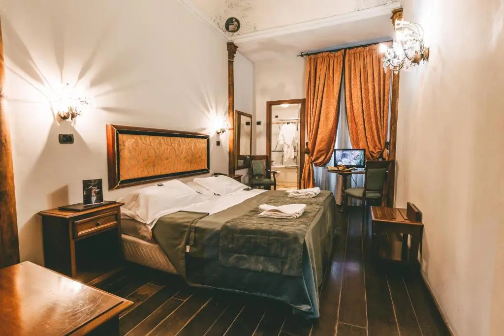 Superior Double room (full double bed)