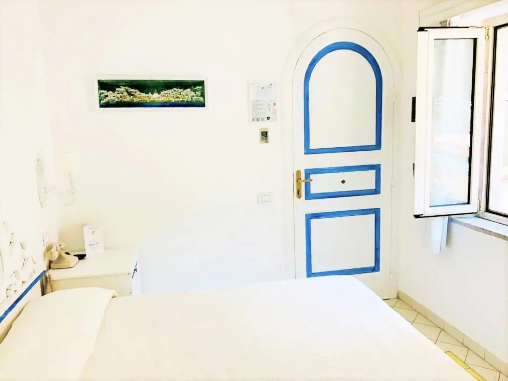 Economy room