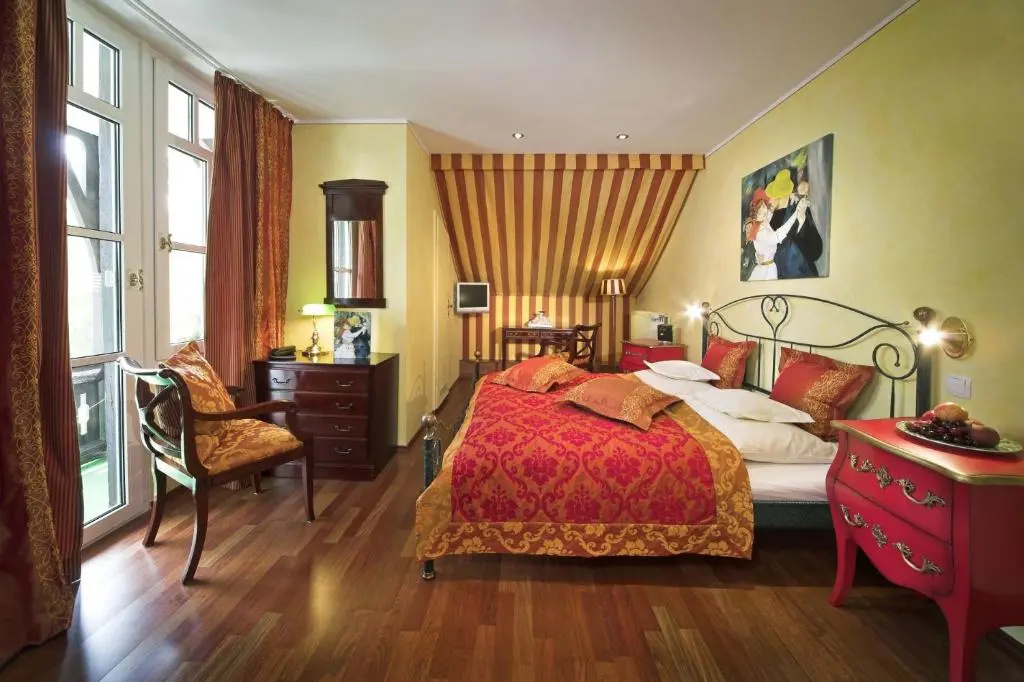 Standard Double room with balcony (full double bed)