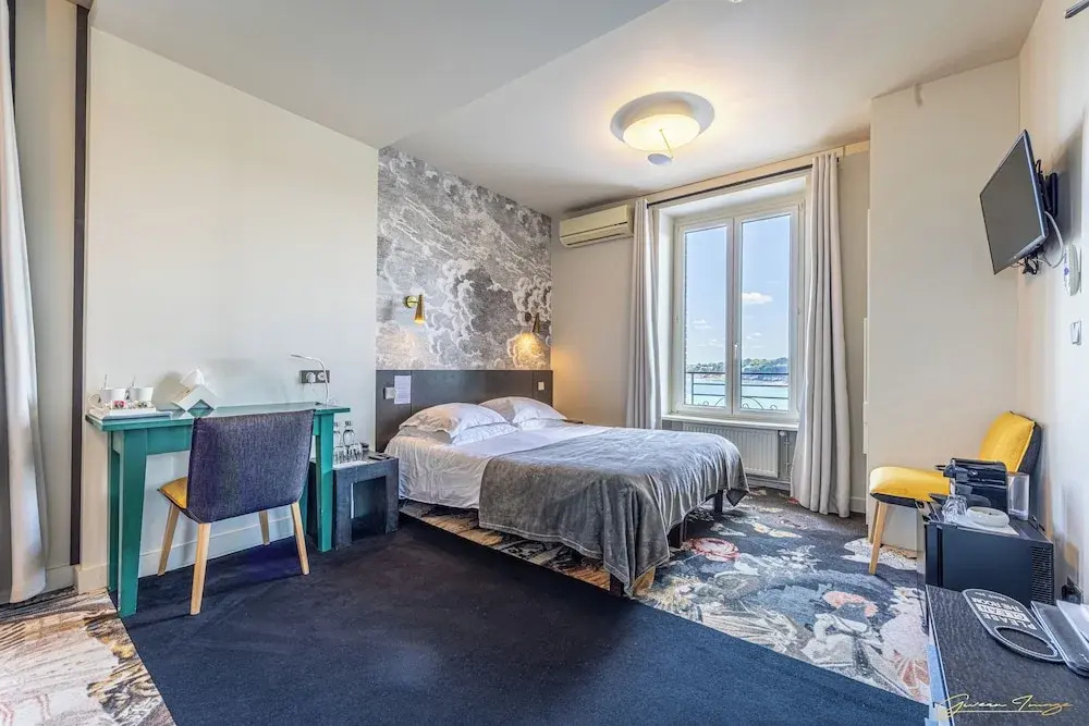 Standard Double Family room beachfront (full double bed)