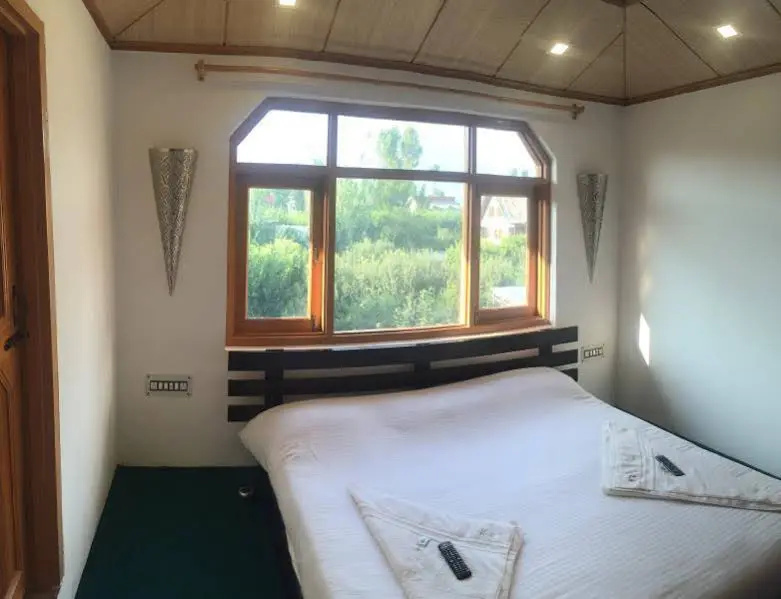 Hotel K.S PALACE (Kashmir)