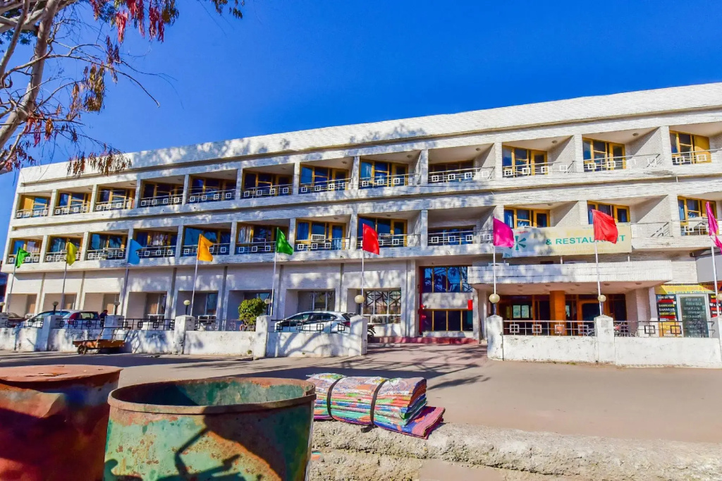 OYO 76836 Hotel Meridian