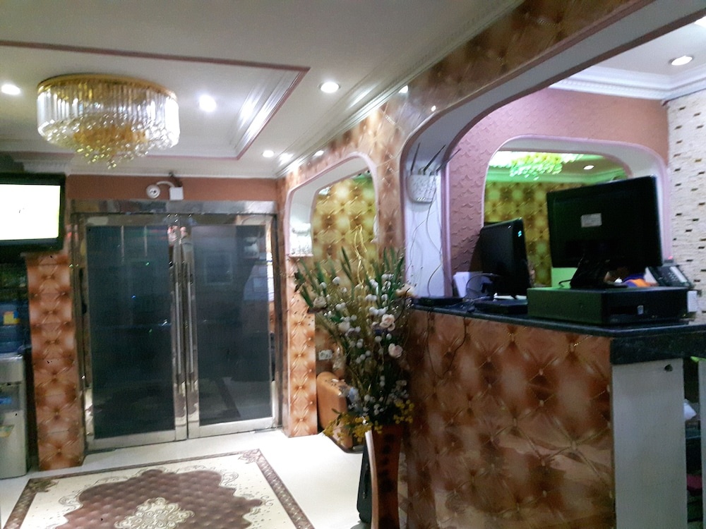 Lobby & Reception