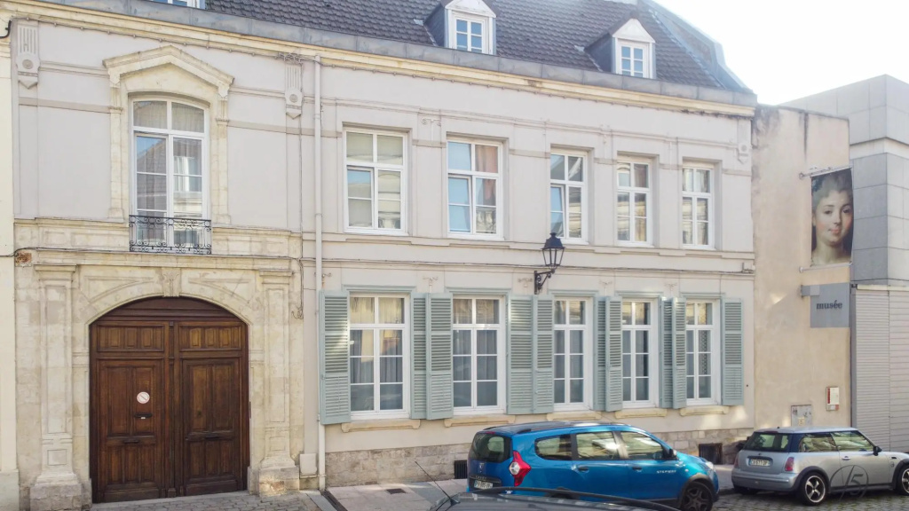 Voir la photo 1 — La Demeure N 5