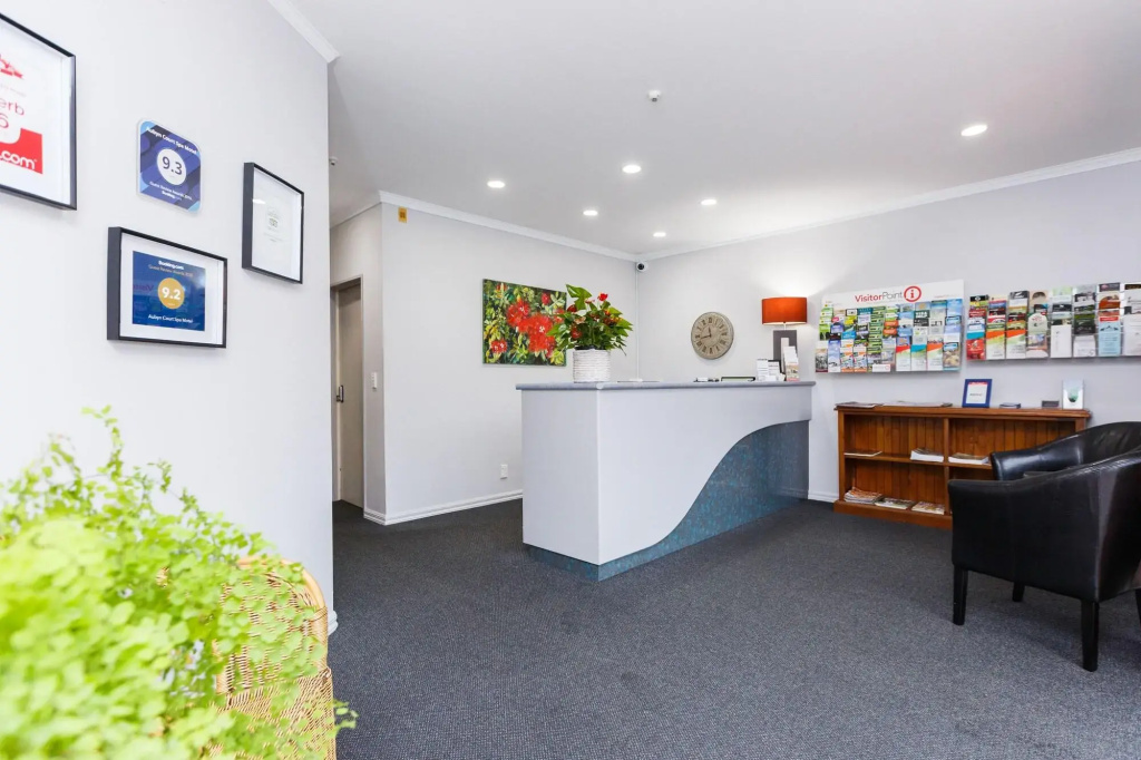 Aubyn Court Spa Motel - фото 15