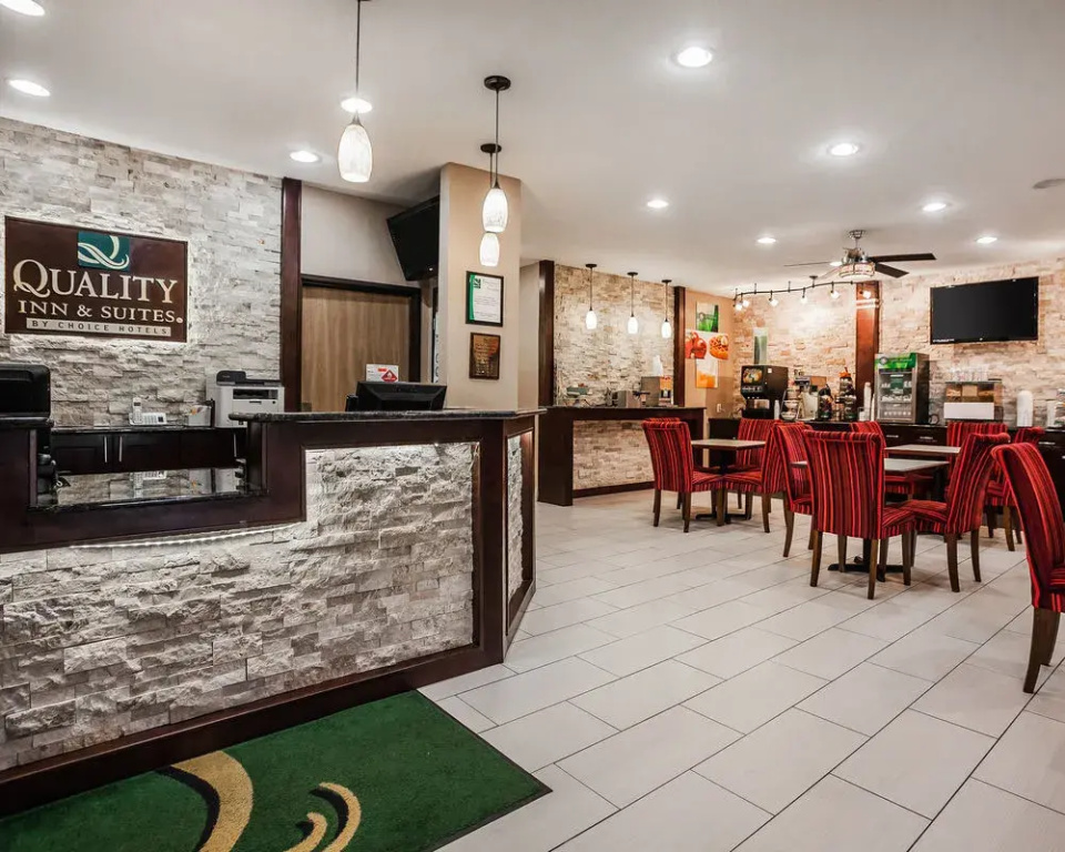 Lobby & Reception