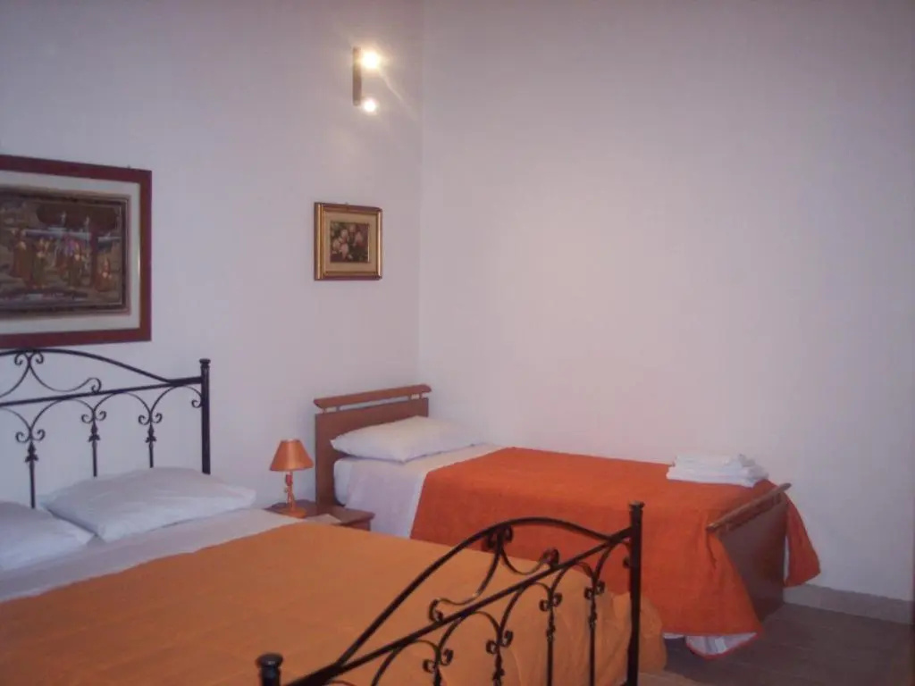Economy room