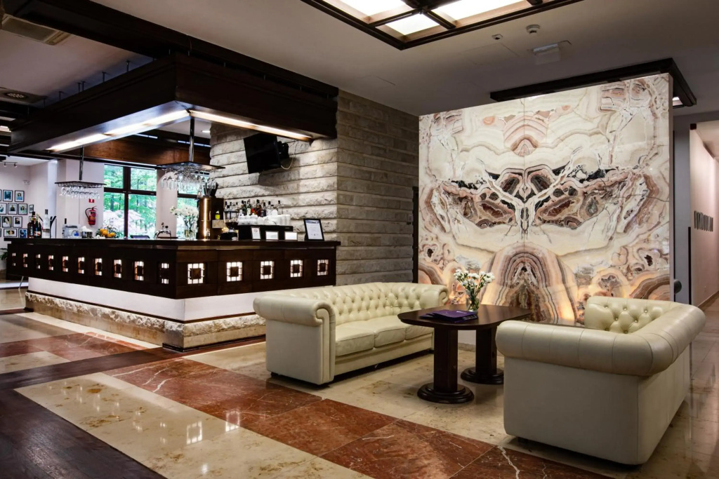 Hotel Crocus - фото 2
