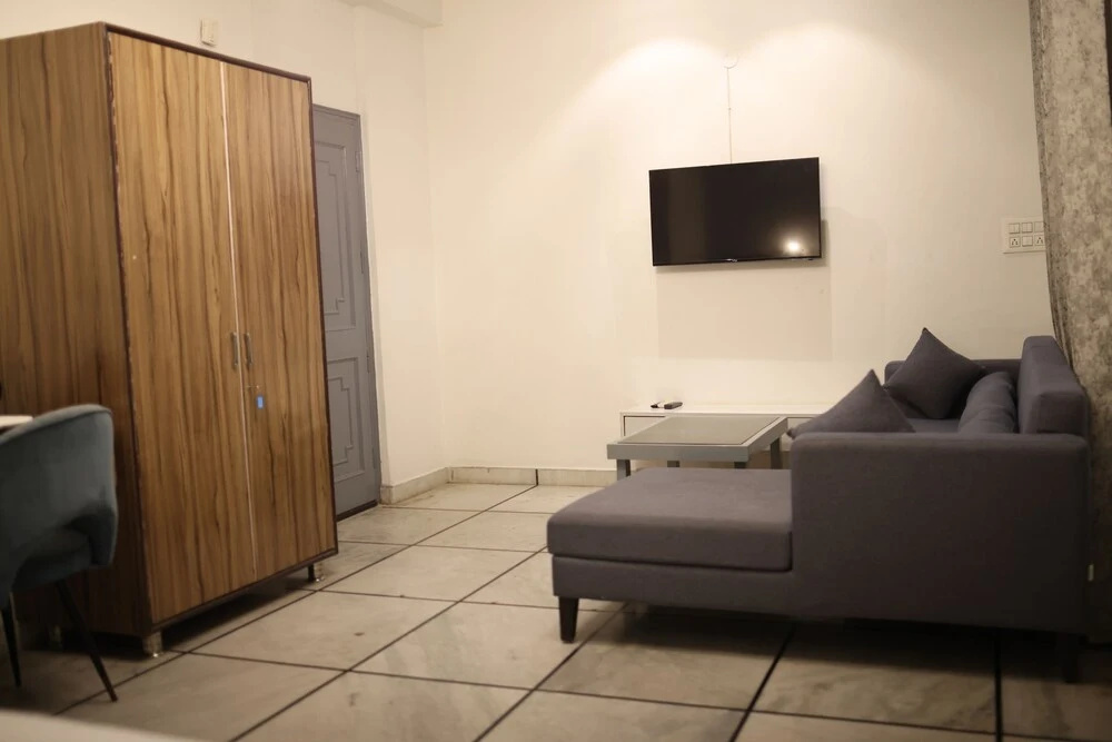 Lobby & Reception