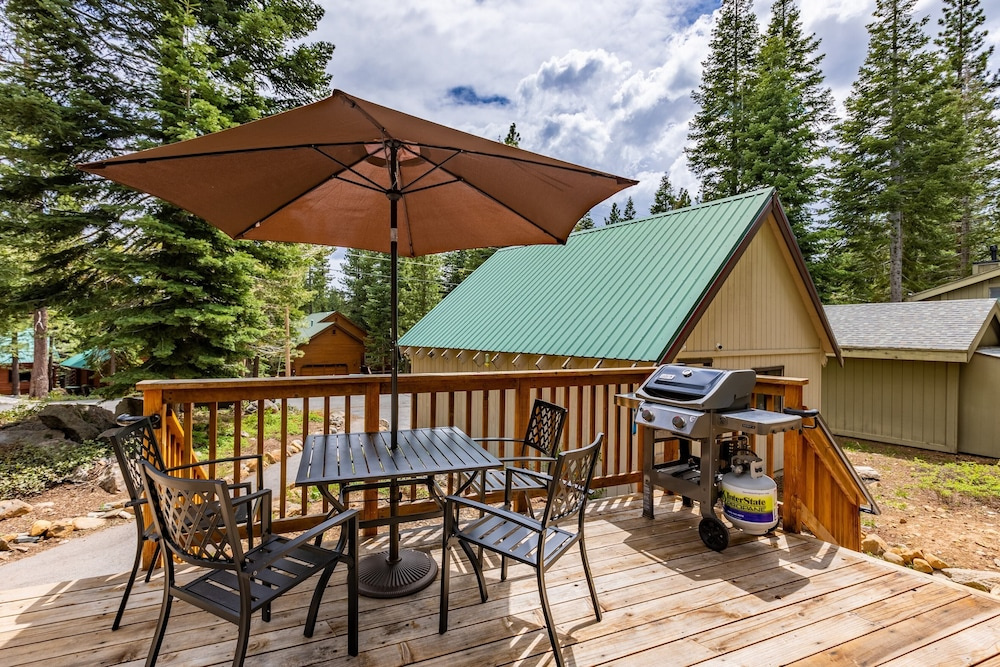 Emerald by Avantstay - Tahoe Donner Mountain Retreat w Large Patio
