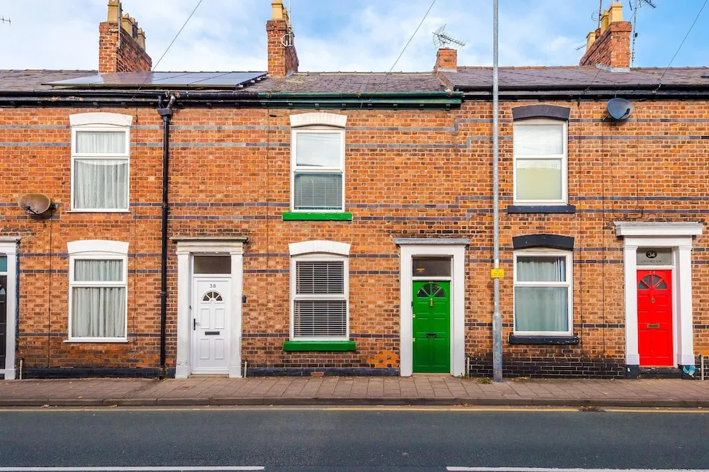 NEW Spacious Stylish Home City Centre Sleep 4