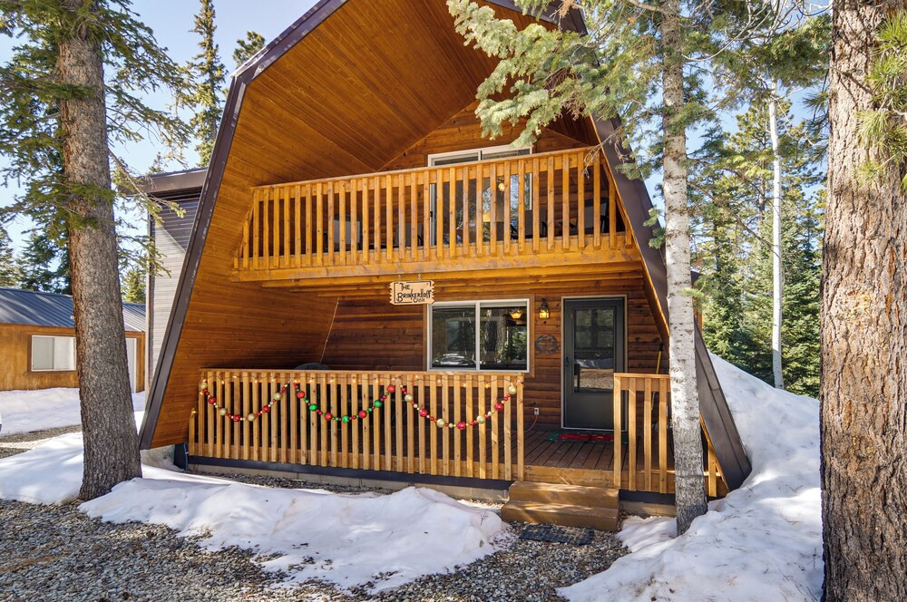 Nature Lovers Retreat! Family Duck Creek Cabin