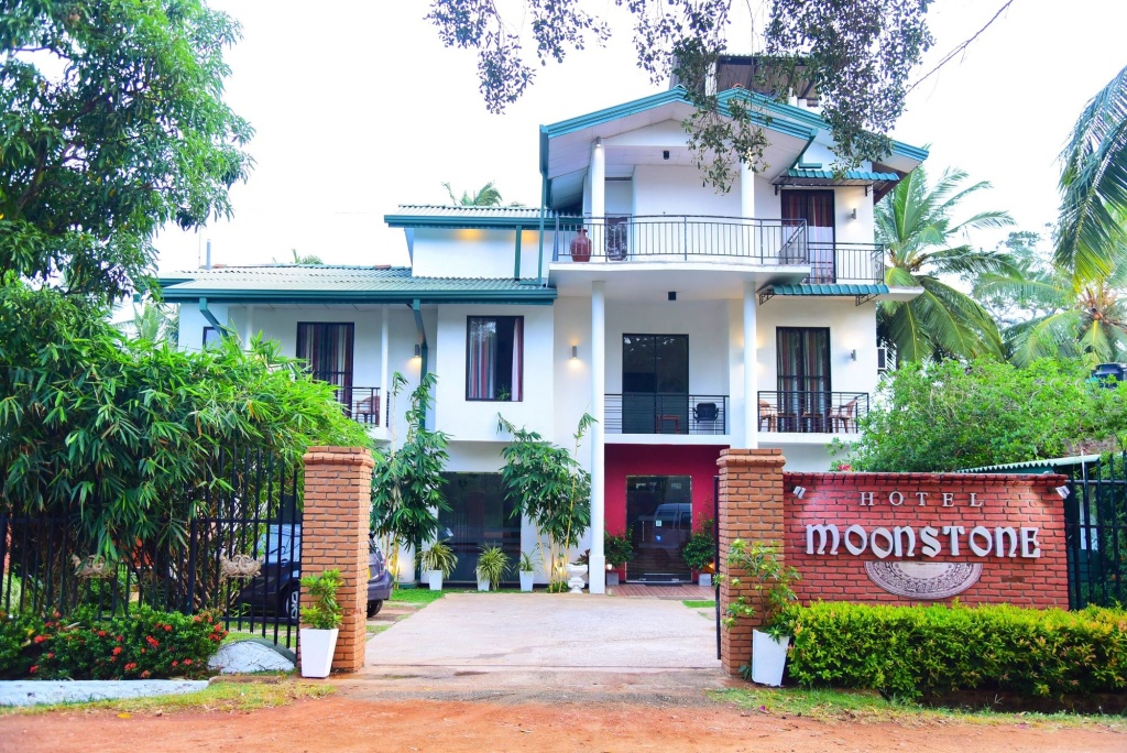 Hotel Moonstone