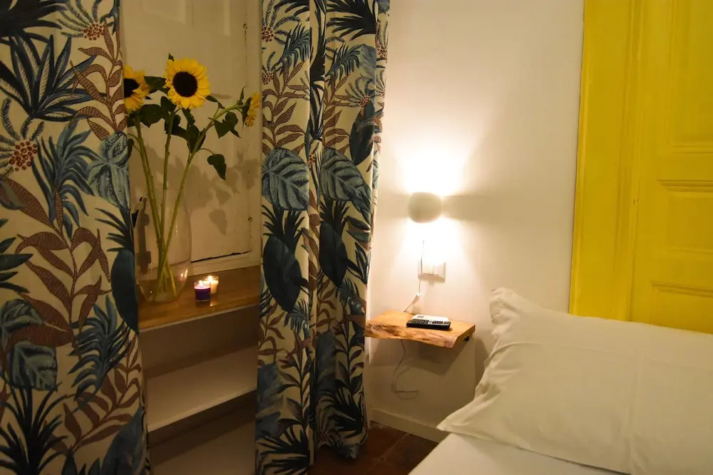 Economy room