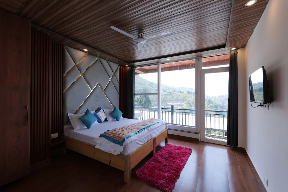 Deluxe room with balcony