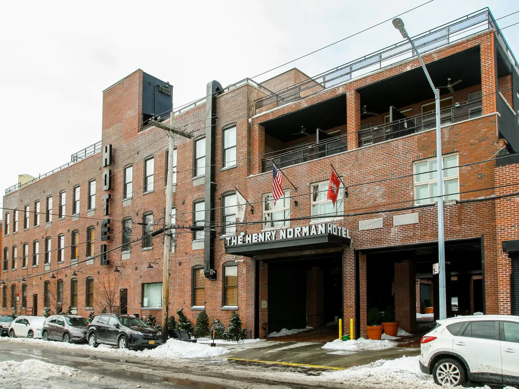 Henry Norman Hotel — фото