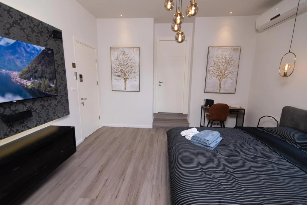 King's bed - Stay Royal and Stylish