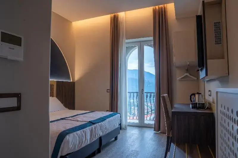 Superior Double room with balcony (full double bed)