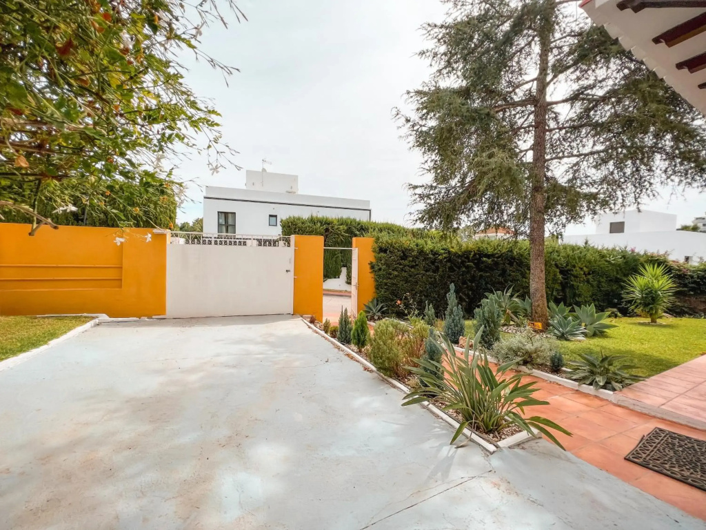 Nice 5BDR Villa close to Puerto Banús, DOUVLE_COM