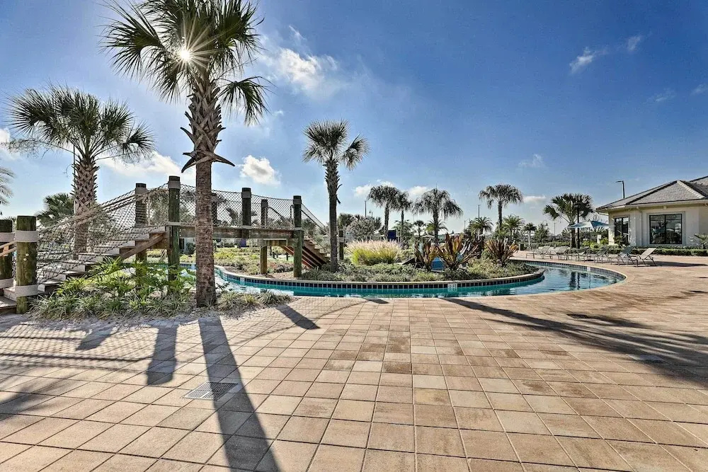 6 Mi to Disney: Resort Hideaway w/ Pool Access!