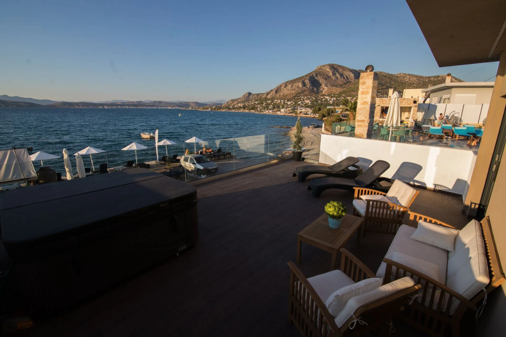 Beach & Waterfront