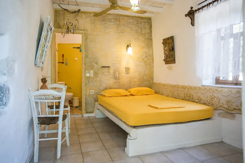 Double Studio (full double bed)