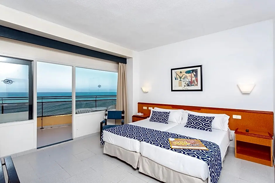 Standard Double room with sea view (full double bed)
