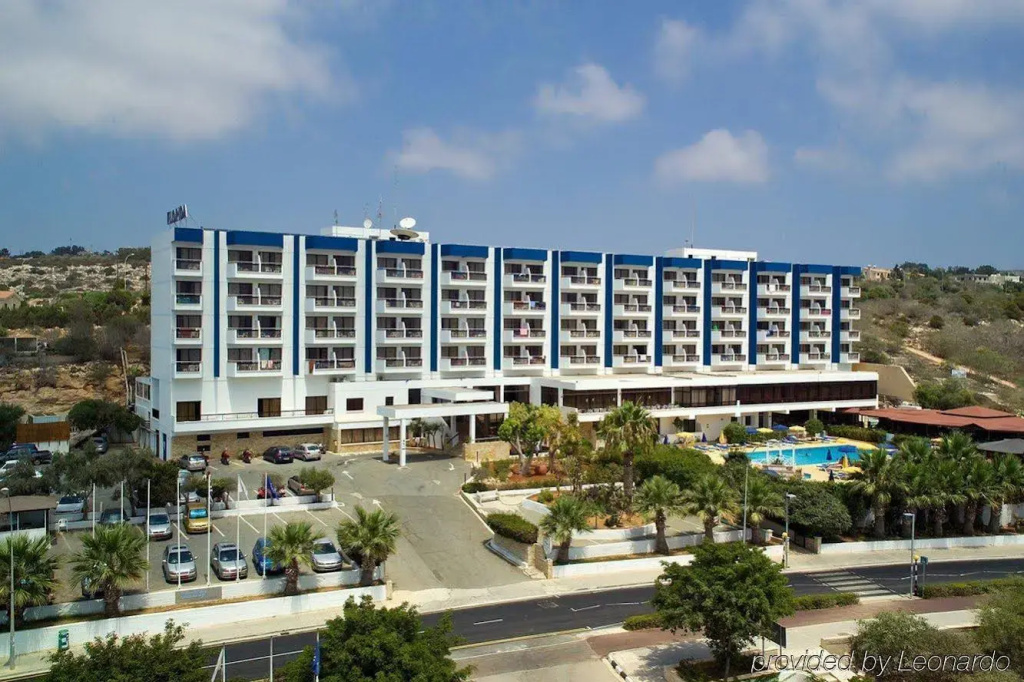 Grecian Sands Hotel — фото