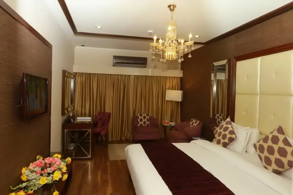 Lobby & Reception
