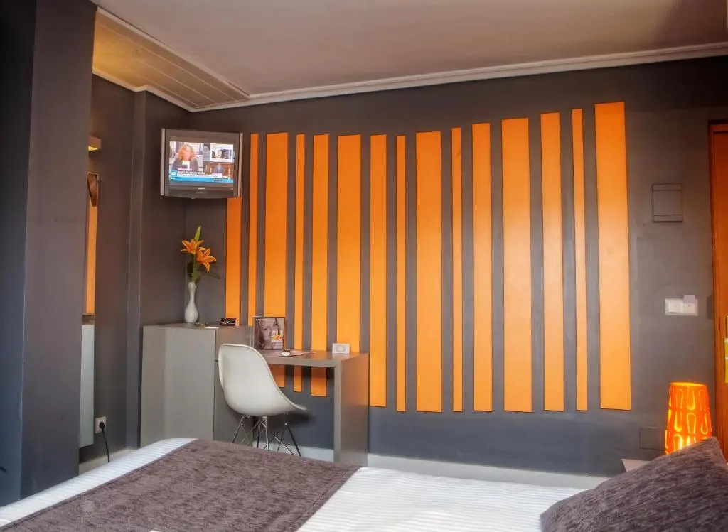 Economy room