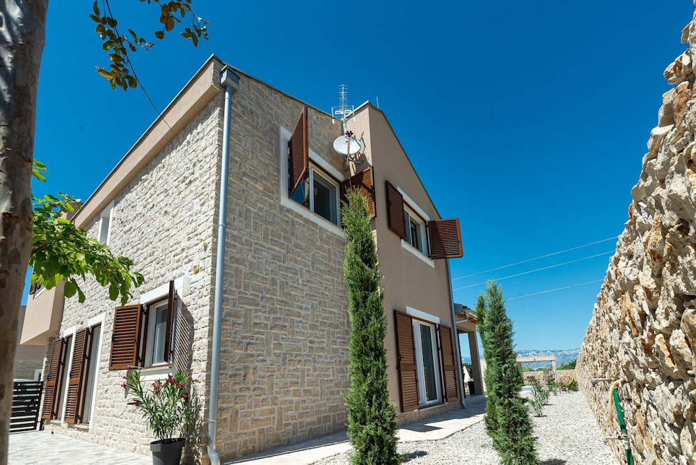 Villa Rea 4 With Heated Pool