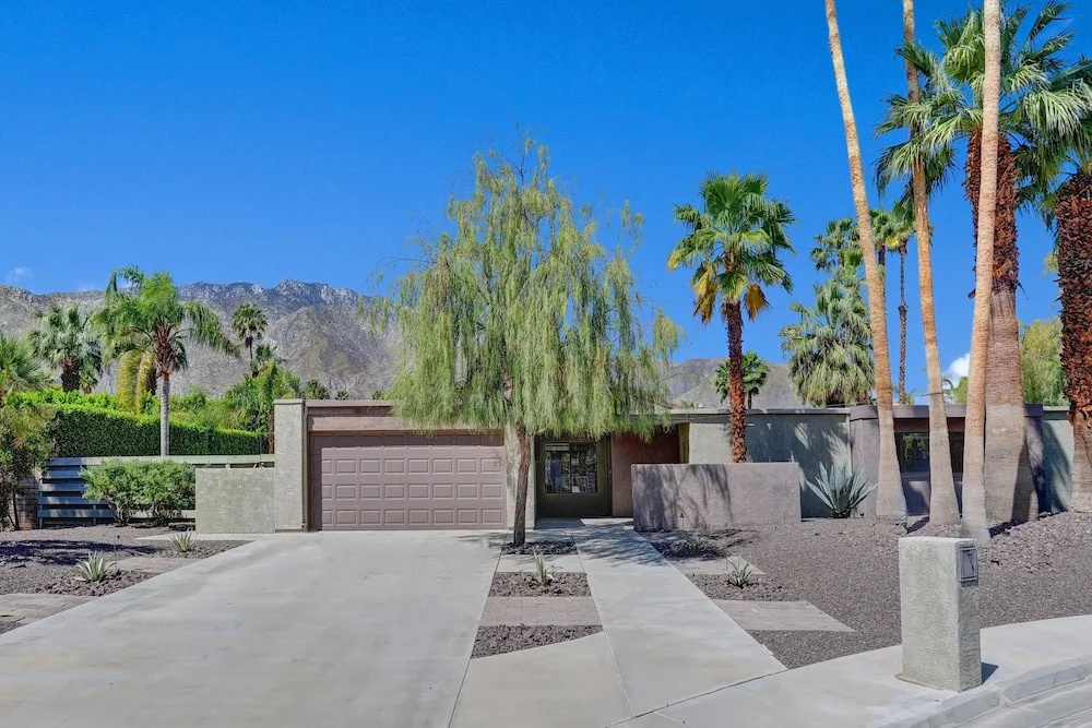 3br/2ba Pool/jacuzzi Mountain Views In Palm Springs 3 Bedroom Home