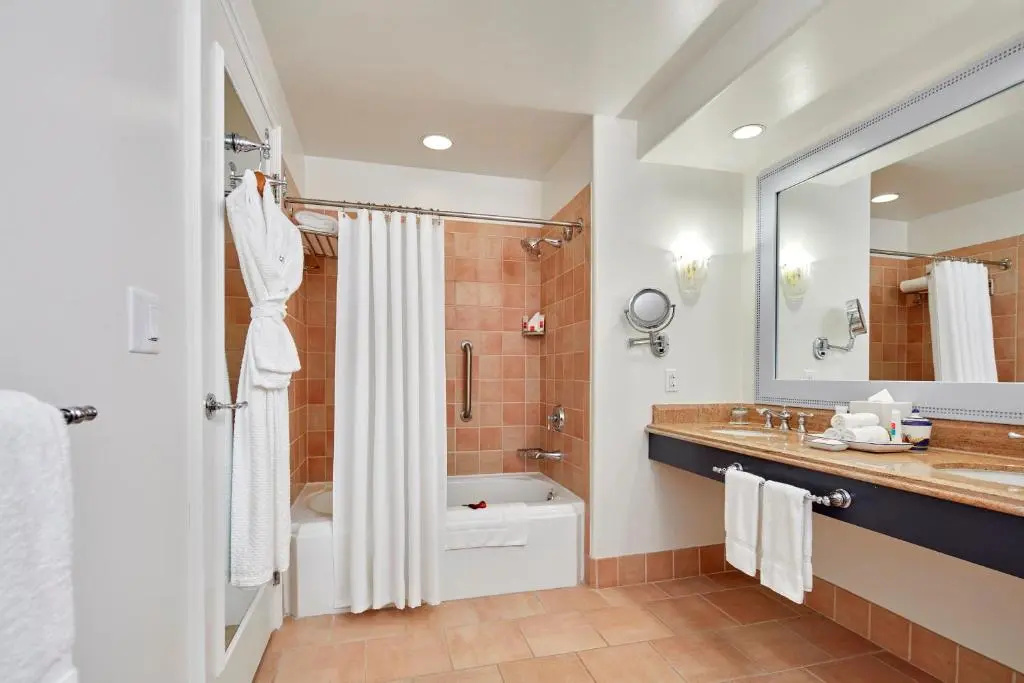 Universal’s Loews Portofino Bay Hotel - Chambres