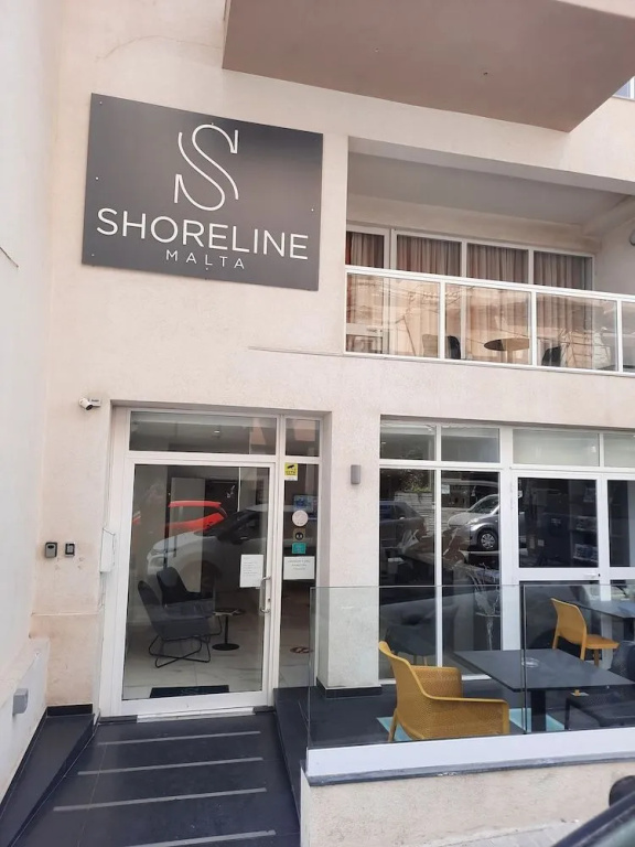Shoreline Hotel