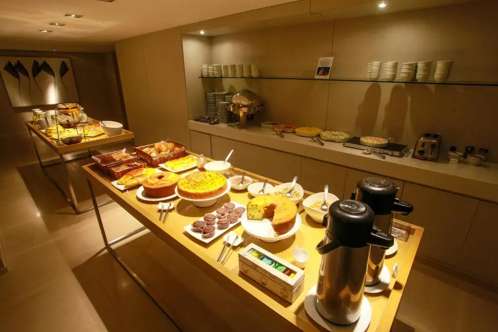 Food & Beverage