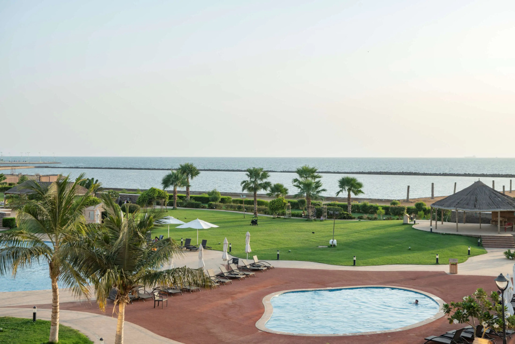 Beach & Waterfront