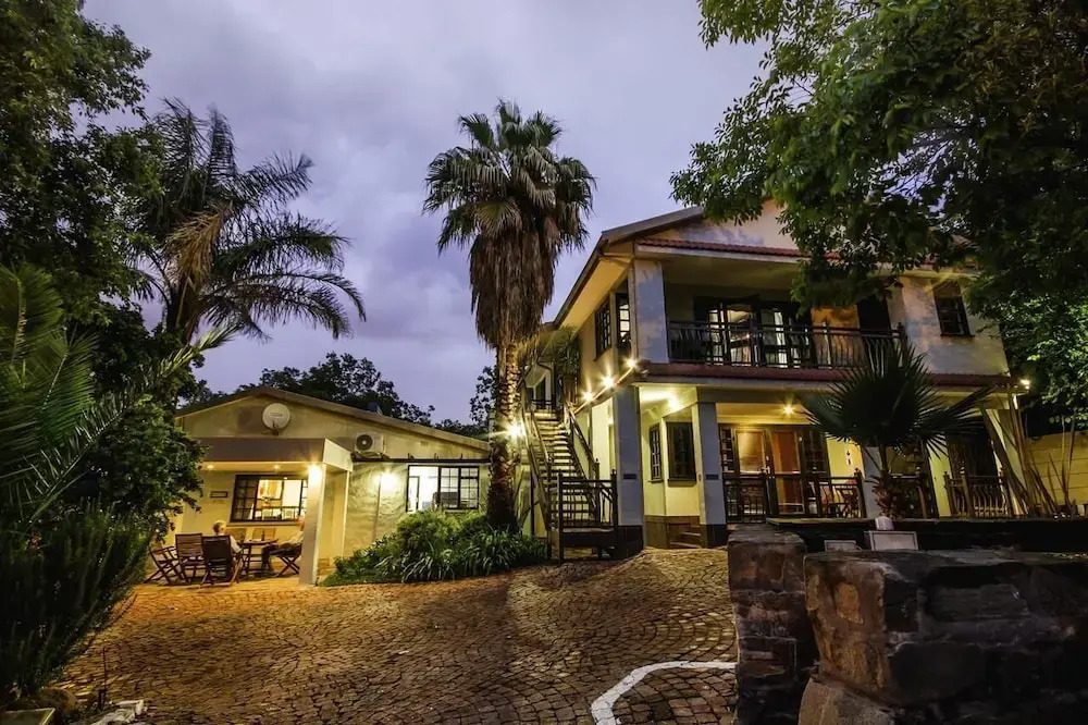 At The Villa — фото