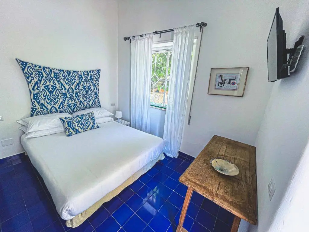 Standard Double room with balcony (full double bed)