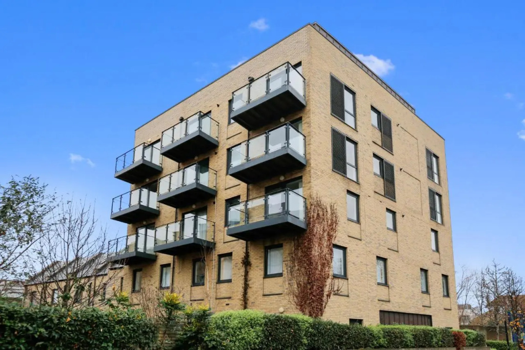 Hybrid Resi Greenwich