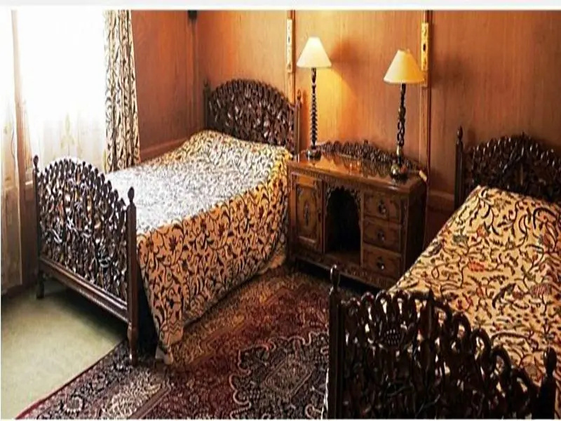 Golden Flower Heritage Houseboat - Chambres