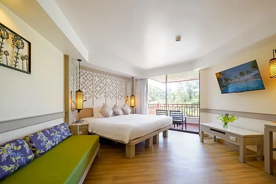 Deluxe Double room with garden view (full double bed)