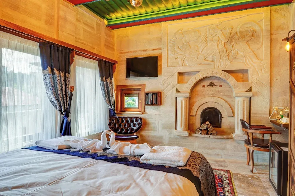 Standard room with mountain view