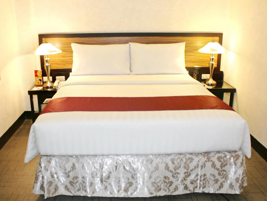 Deluxe Double room (full double bed)
