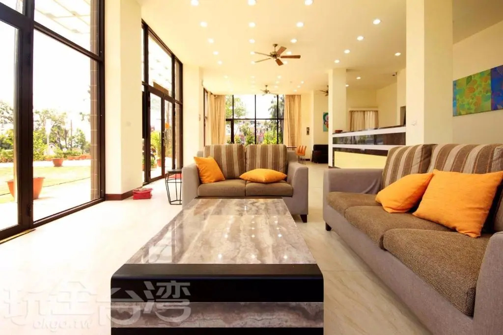 Lobby & Reception