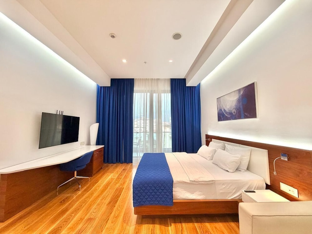 Deluxe Studio with balcony and with city view