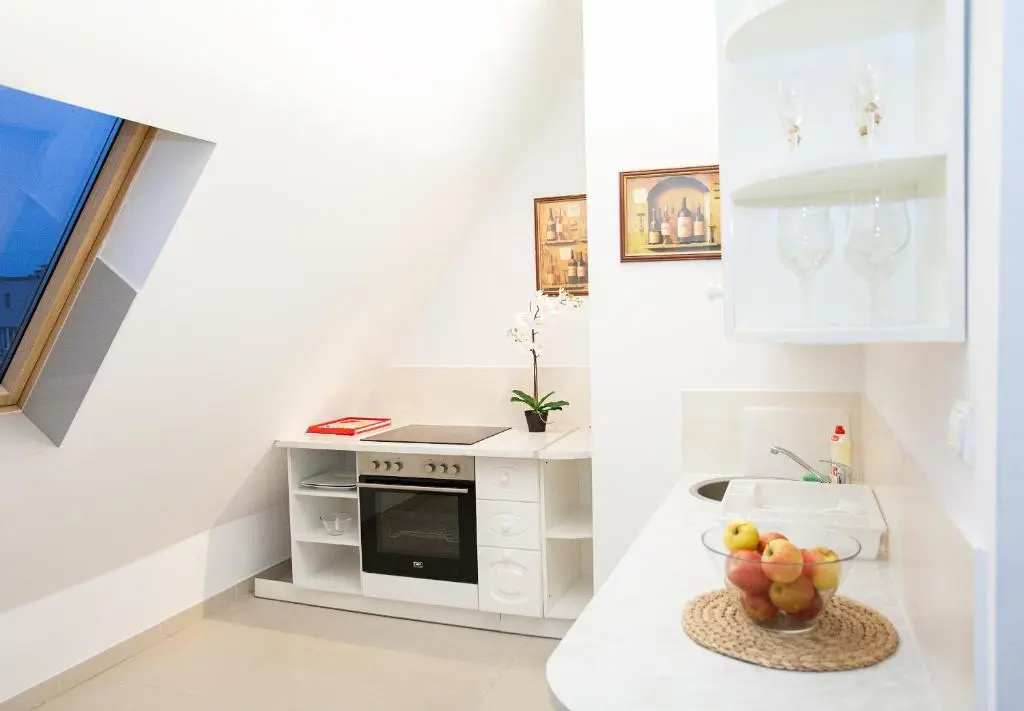 Deluxe Studio